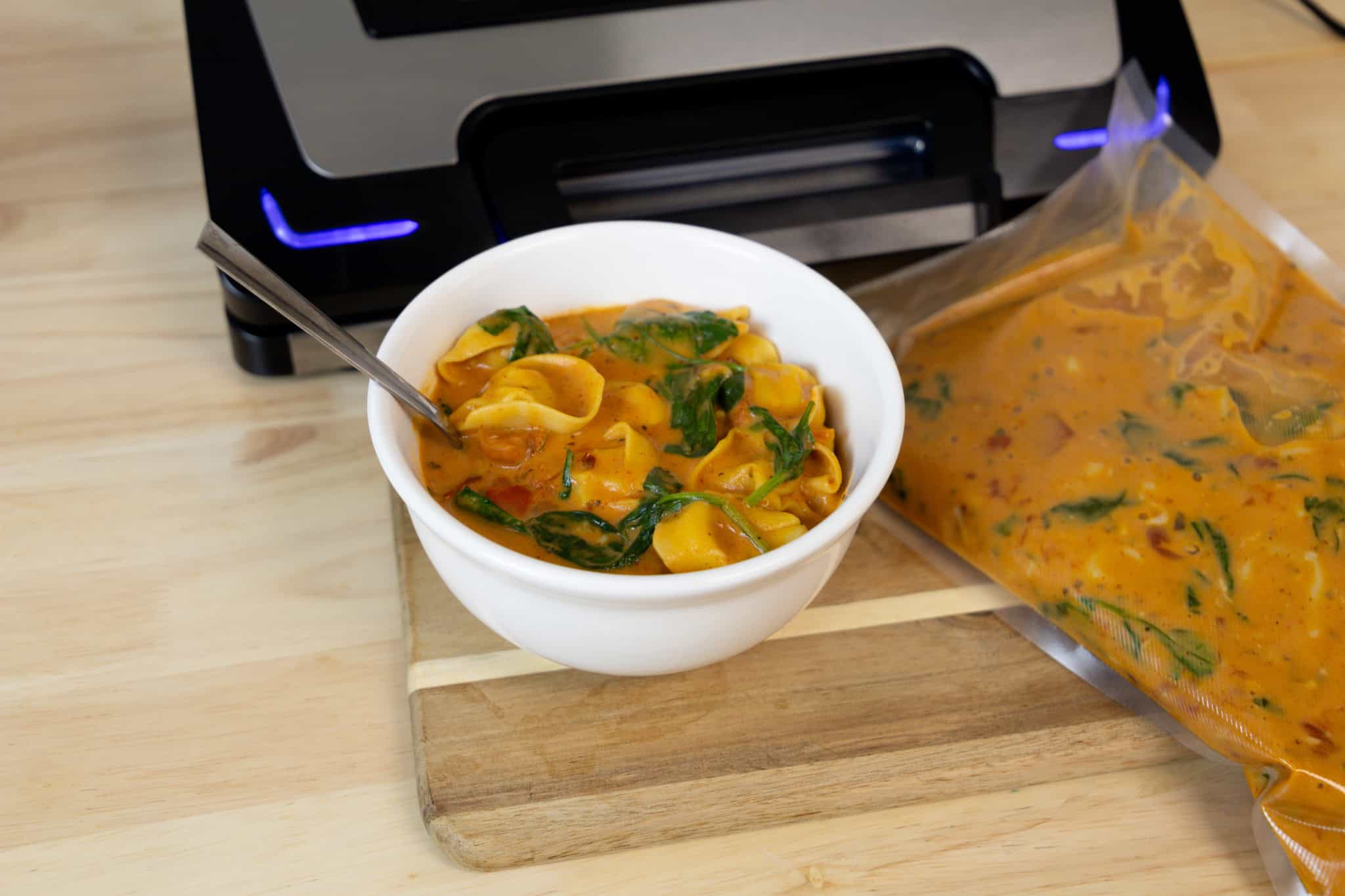 Read more about the article Creamy Tomato Tortellini Soup