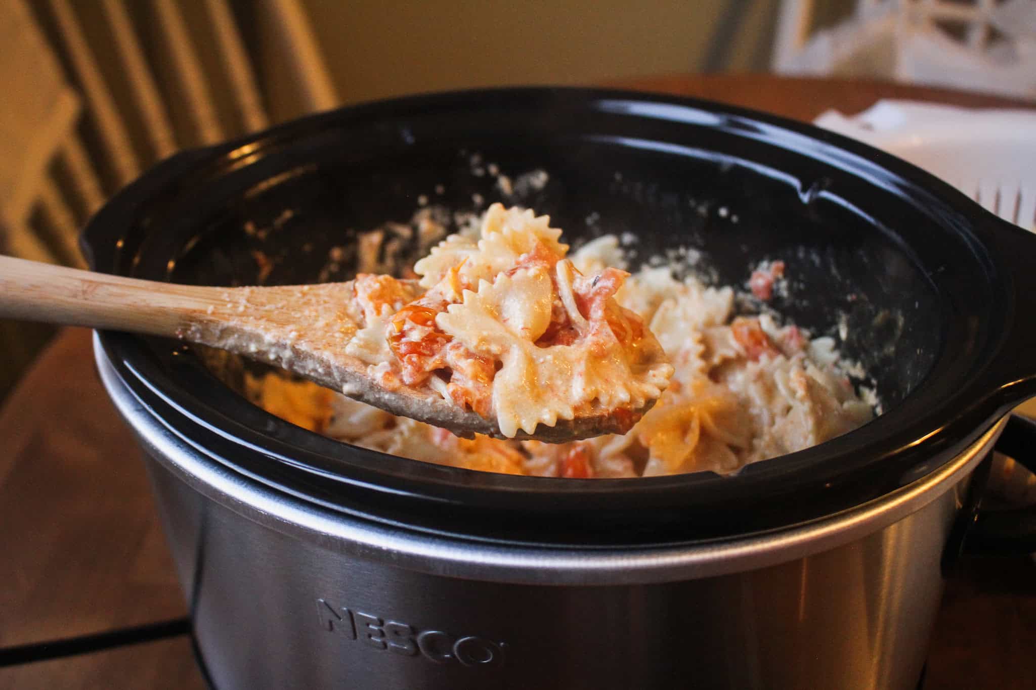 Read more about the article Slow Cooker Viral Feta Tomato Pasta